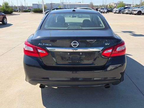 Used 2017 Nissan Altima 2.5 SV image 4