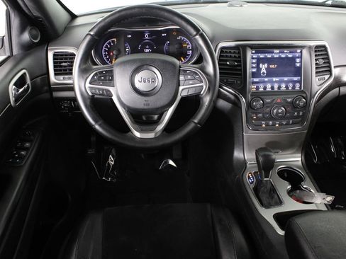 Used 2018 Jeep Grand Cherokee Laredo image 8