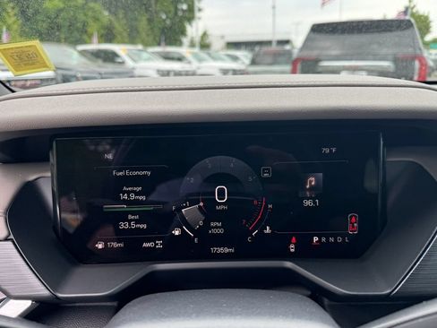 Used 2026 GMC Acadia Elevation w/ Elevation Premium Package AWD/4WD image 21