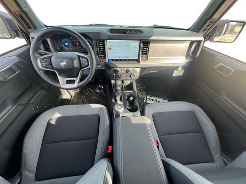 New 2025 Ford Bronco Big Bend w/ Black Appearance Package image 8