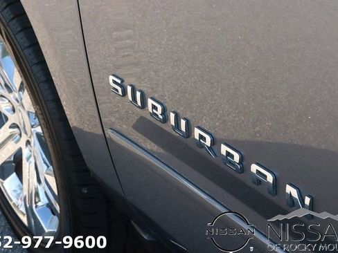 Used 2019 Chevrolet Suburban Premier AWD/4WD image 10