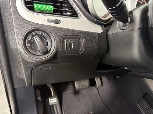 Used 2020 Dodge Journey SE w/ Blacktop Package FWD image 13