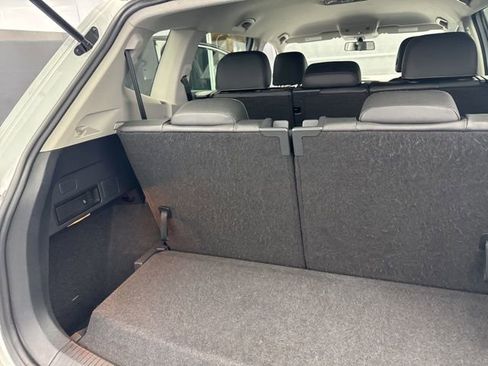 Used 2021 Volkswagen Tiguan SEL image 42