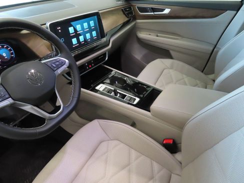 New 2026 Volkswagen Atlas SE image 21