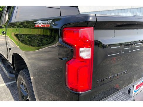 Used 2024 Chevrolet Silverado 1500 LT Trail Boss w/ LT Trail Boss Premium Package AWD/4WD image 28