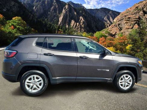 Used 2018 Jeep Compass Sport w/ Tech Group AWD/4WD image 2