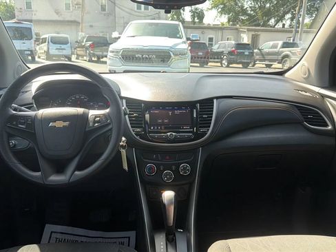 Used 2020 Chevrolet Trax LT FWD image 11