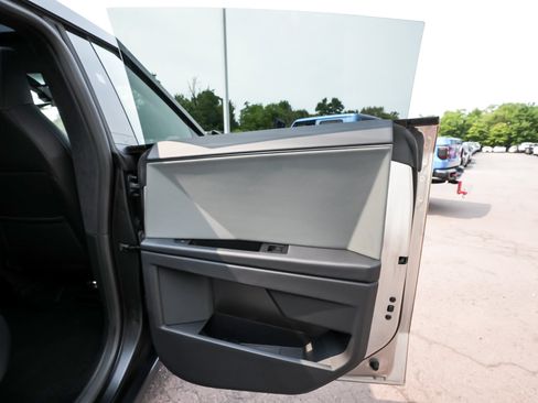 Used 2024 Tesla Cybertruck AWD Crew Cab image 13