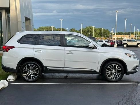 Used 2016 Mitsubishi Outlander SE AWD/4WD image 5