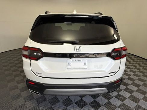 Used 2025 Honda Pilot Touring image 5