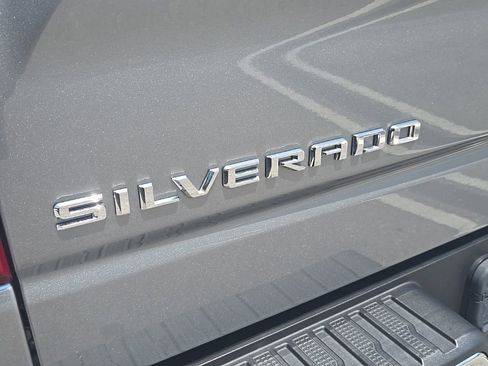 Used 2024 Chevrolet Silverado 1500 LT image 11