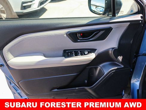 Used 2025 Subaru Forester Premium AWD/4WD image 20