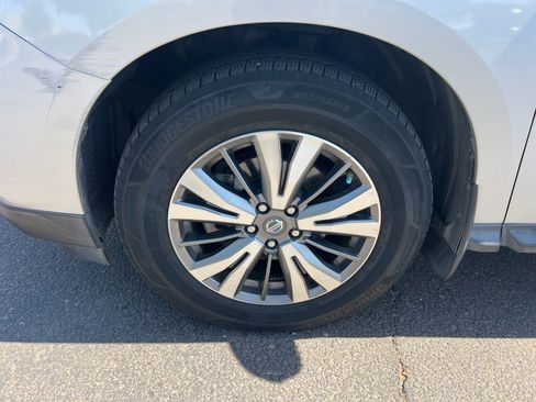 Used 2017 Nissan Pathfinder S FWD image 24