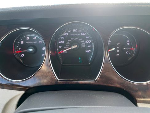 Used 2011 Ford Taurus Limited w/ 303A Rapid Spec Order Code image 18