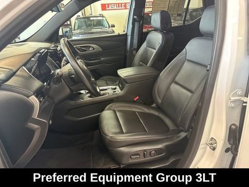 Used 2023 Chevrolet Traverse LT w/ LT Premium Package AWD/4WD image 4