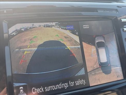 Used 2016 Nissan Murano Platinum w/ Platinum Technology Package FWD image 18