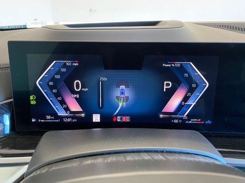 Certified 2024 BMW X5 xDrive40i w/ M Sport Package image 21