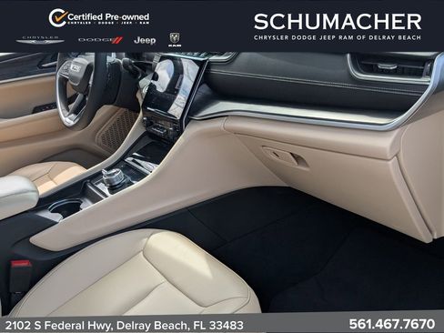 Certified 2024 Jeep Grand Cherokee Limited AWD/4WD image 19