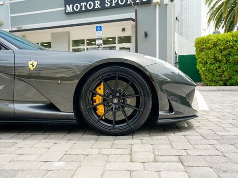 Used 2020 Ferrari 812 Superfast RWD image 37
