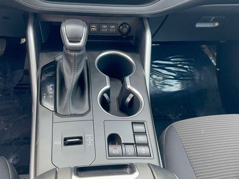 Used 2023 Toyota Highlander LE image 15