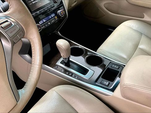 Used 2015 Nissan Altima 2.5 SL w/ Moonroof Package FWD image 16