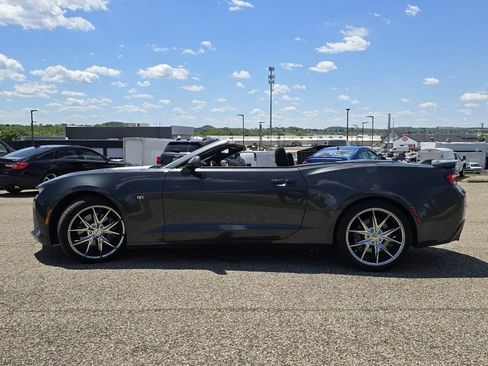 Used 2018 Chevrolet Camaro SS RWD image 11