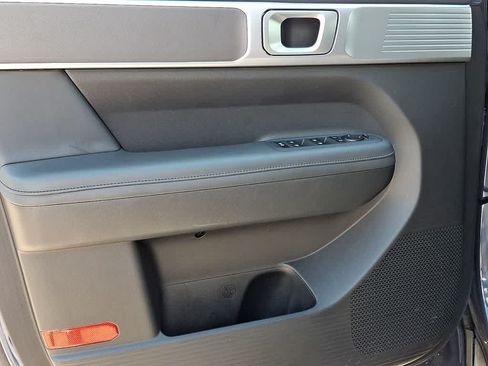 Used 2025 Hyundai Santa Fe SEL FWD image 12