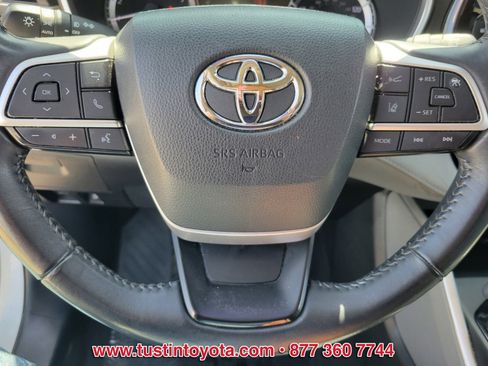 Used 2023 Toyota Highlander XLE image 21