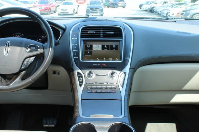 Used 2017 Lincoln MKX Reserve w/ Lincoln MKX Climate Package AWD/4WD image 18