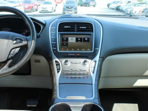 Used 2017 Lincoln MKX Reserve w/ Lincoln MKX Climate Package AWD/4WD image 18