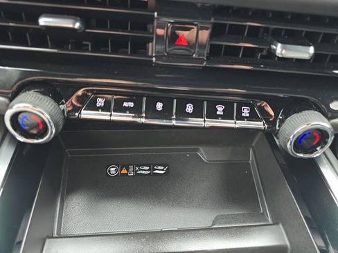 Used 2025 Chevrolet Tahoe Premier image 38