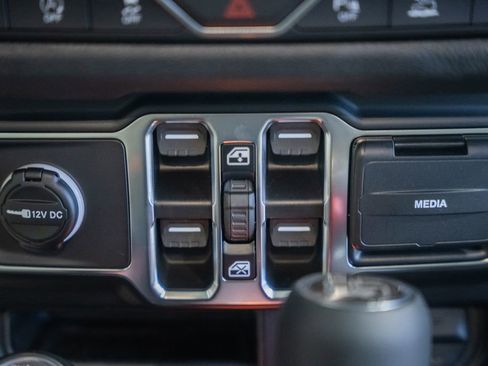 New 2026 Jeep Gladiator Sport AWD/4WD image 25