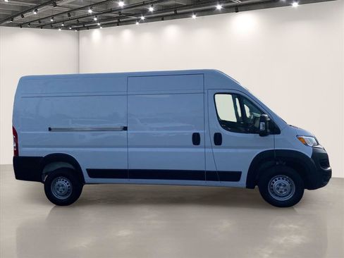 Used 2026 RAM ProMaster 2500 w/ Convenience Group FWD image 8