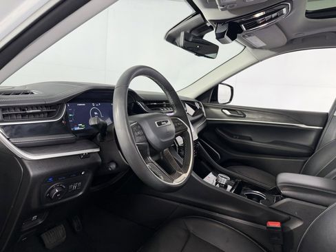 Used 2022 Jeep Grand Cherokee Limited 4xe w/ Luxury Tech Group II image 21