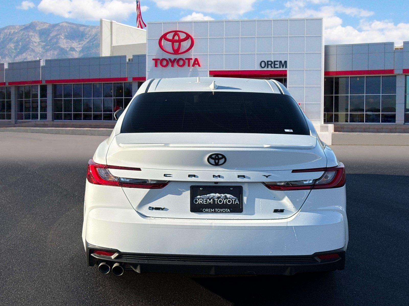 Used 2026 Toyota Camry SE w/ Multimedia Upgrade Package FWD image 4