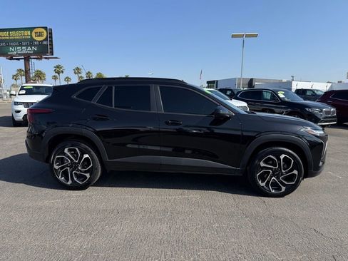 Used 2025 Chevrolet Trax RS w/ Driver Confidence Package FWD image 7