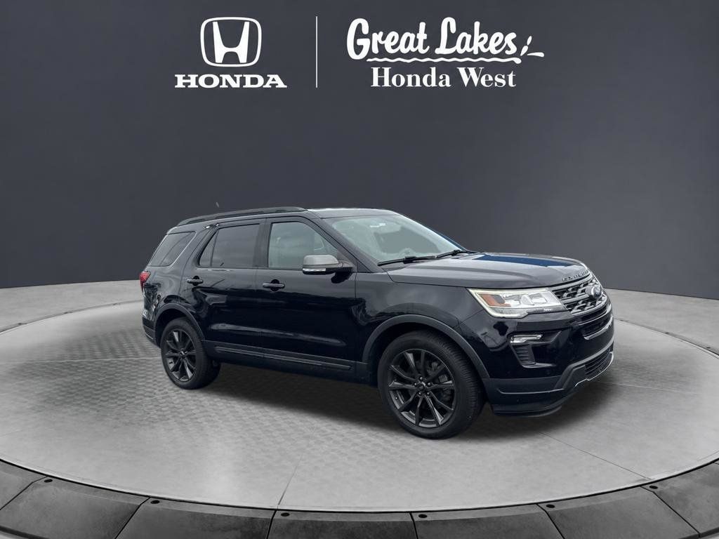 Used 2018 Ford Explorer XLT w/ Equipment Group 202A AWD/4WD image 3