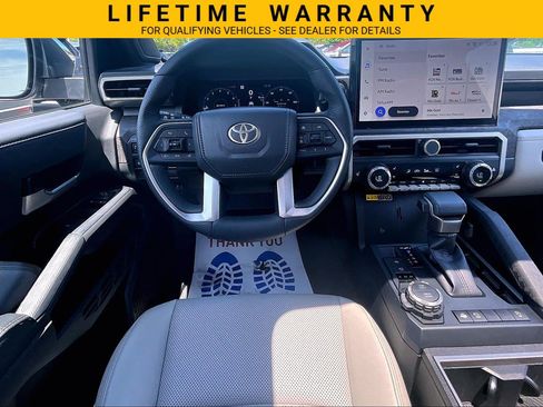 Used 2025 Toyota Tacoma Limited AWD/4WD image 5