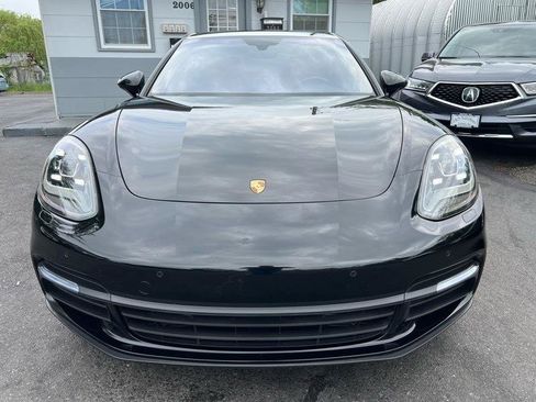 Used 2017 Porsche Panamera 4 AWD/4WD image 32