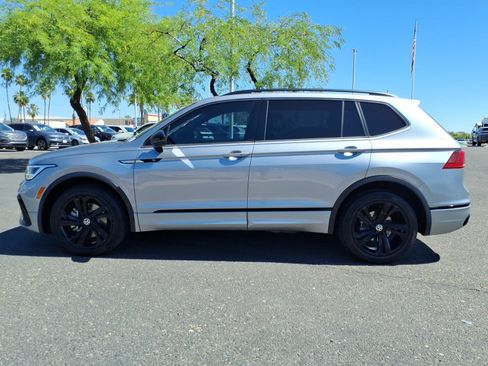 Certified 2024 Volkswagen Tiguan SE R-Line image 4