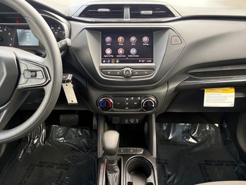 Used 2022 Chevrolet TrailBlazer LS FWD image 8