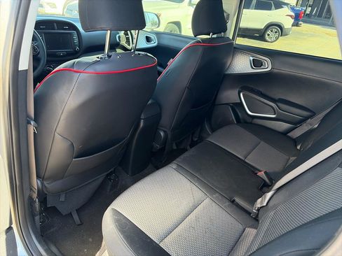 Used 2022 Kia Soul LX w/ Technology Package FWD image 15