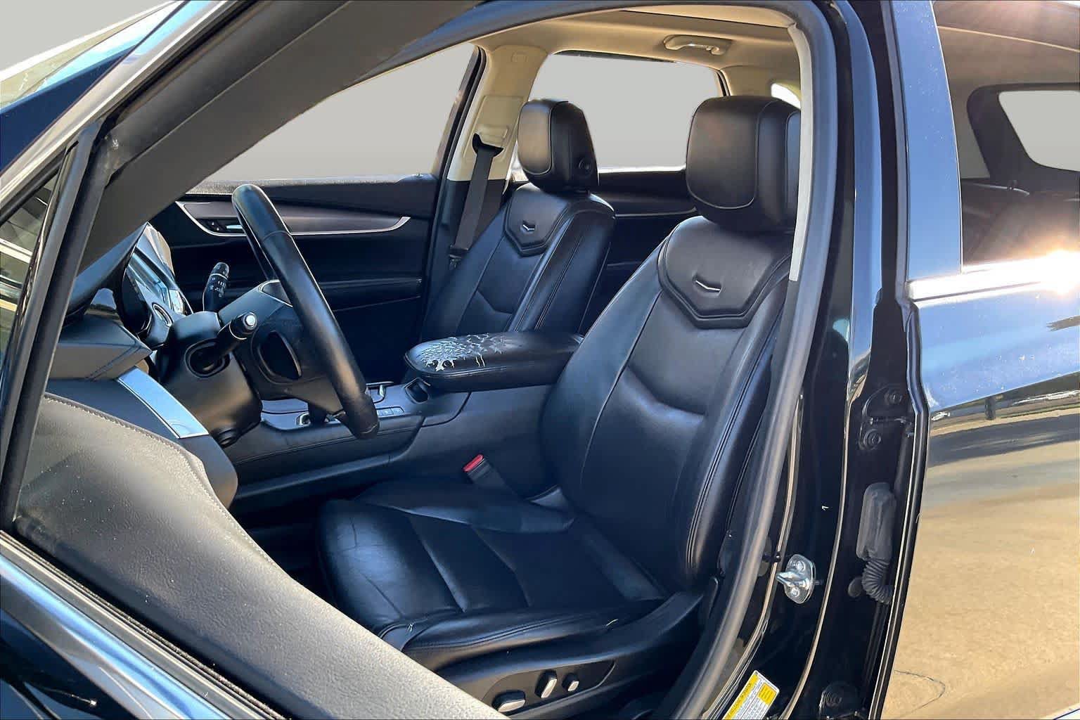 Used 2019 Cadillac XT5 Premium Luxury AWD/4WD image 8