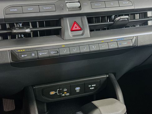 Used 2025 Kia K4 FWD image 23
