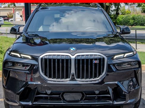 Used 2025 BMW X7 M60i image 2