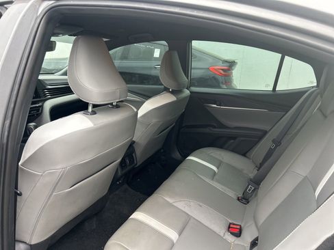 Used 2025 Toyota Camry SE image 6