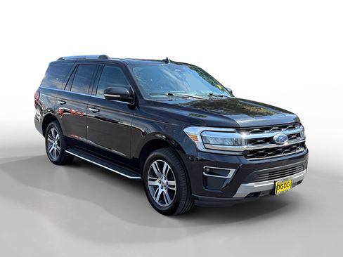 Used 2023 Ford Expedition Limited image 7