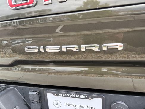 Used 2022 GMC Sierra 3500 AT4 w/ AT4 Premium Plus Package image 24