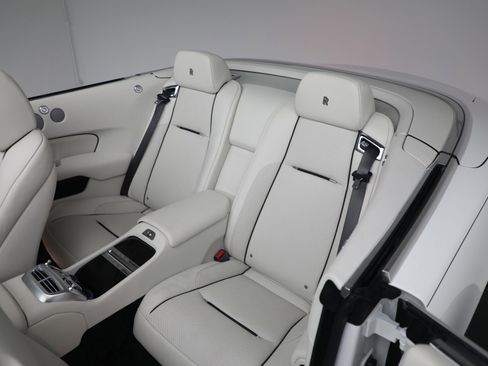 Certified 2018 Rolls-Royce Dawn image 38