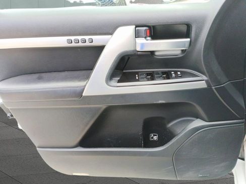Used 2016 Toyota Land Cruiser AWD/4WD image 8